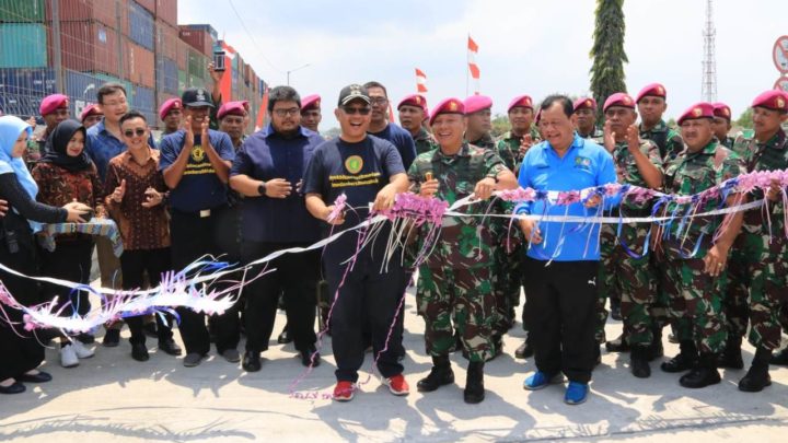 Akhyar Resmikan Jalan Ahmad Berkawan Di Belawan