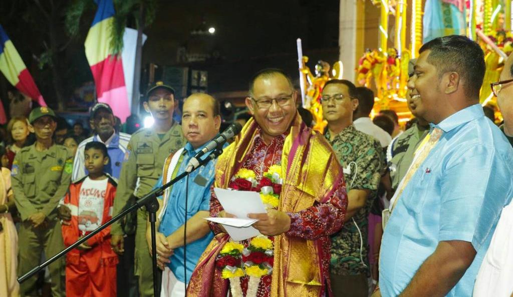 Akhyar Lepas Arakan Kereta Kencana Perayaan Thaipusam Akhyar Lepas Arakan Kereta Kencana Perayaan Thaipusam