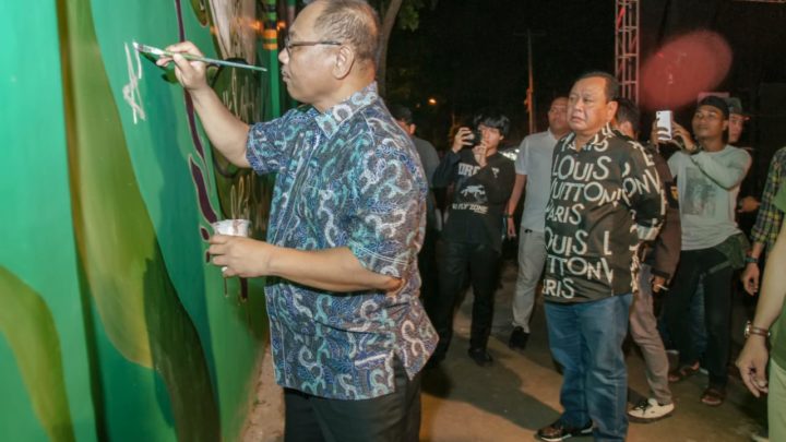 Akhyar Resmikan Mural Di Stadion Teladan Medan