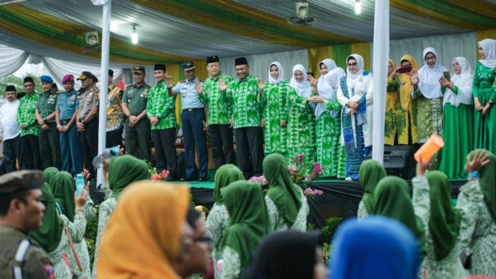 Di Bawah Guyuran Hujan, Akhyar Lepas Pawai Ta’aruf MTQ Ke 53