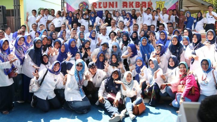 Akhyar Hadiri Reuni Akbar SMPN 9/11 Medan
