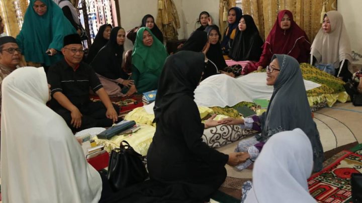 Akhyar Takziah Ke Rumah Almarhum Kepala Pasar Muara Takus