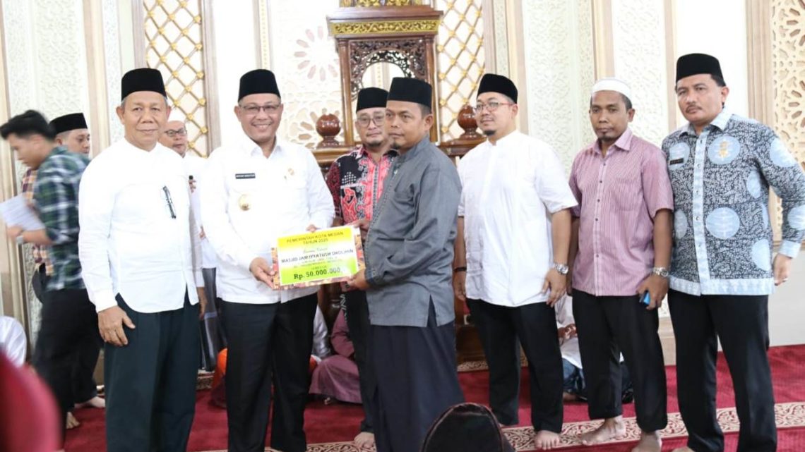 Akhyar Safari Jumat Di Masjid Tempatnya Belajar Shalat dan Mengaji Akhyar Safari Jumat Di Masjid Tempatnya Belajar Shalat dan Mengaji