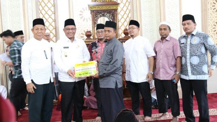 Akhyar Safari Jumat Di Masjid Tempatnya Belajar Shalat dan Mengaji
