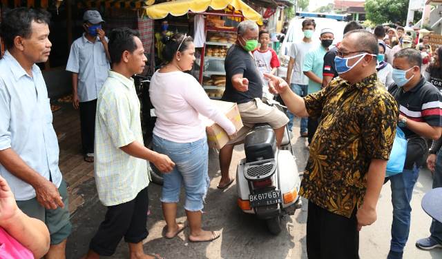 Akhyar Apresiasi Warga Buat Masker Kain