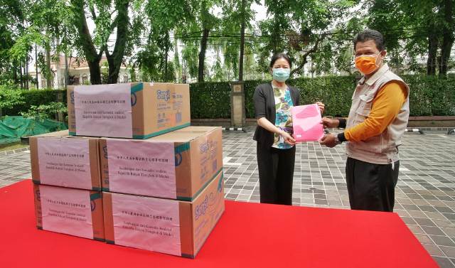 Pemko Medan Terima Bantuan APD Dari Konjen RRT Pemko Medan Terima Bantuan APD Dari Konjen RRT