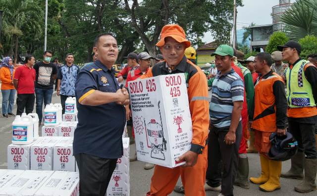 Akhyar Bersama IKAPTK Kota Medan Serahkan 151 Alat Disinfektan Ke Kecamatan Se-Kota Medan Akhyar Bersama IKAPTK Kota Medan Serahkan 151 Alat Disinfektan Ke Kecamatan Se-Kota Medan