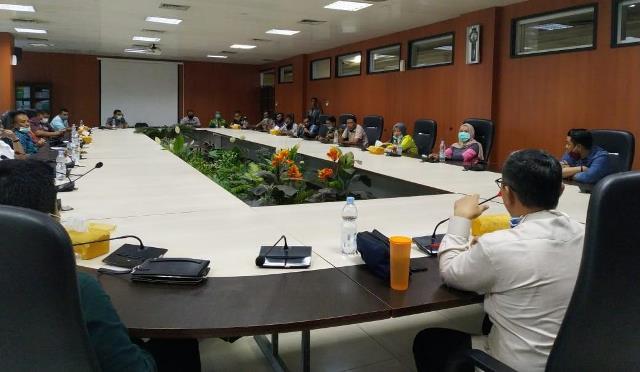 Di Pekan Labuhan, Warga Tak Terima Beras 5 Kg, Tapi 0,5 Kg