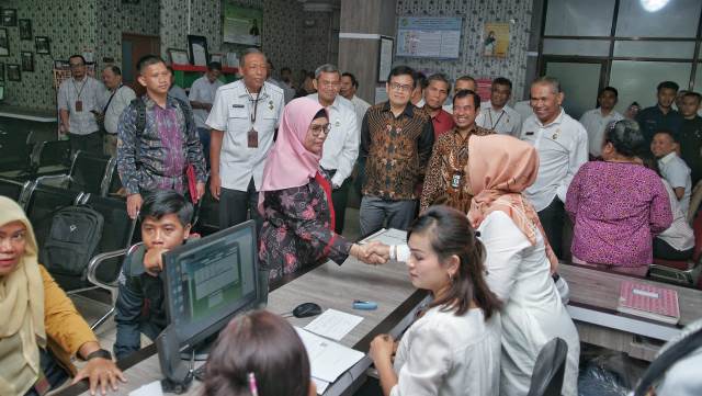KPK Datangi Dinas PMPTSP Kota Medan KPK Datangi Dinas PMPTSP Kota Medan