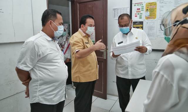 Akhyar Pantau Perkembangan ODP & PDP Di Posko Covid-19 Akhyar Pantau Perkembangan ODP & PDP Di Posko Covid-19