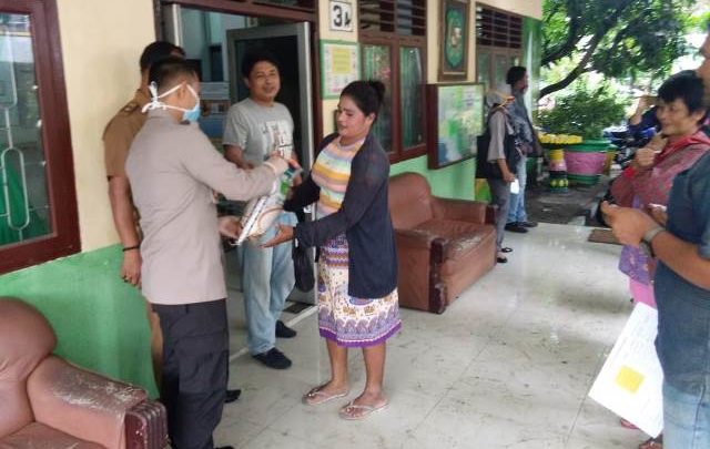 Medan Barat Salurkan Sembako Untuk 1.263 Warga