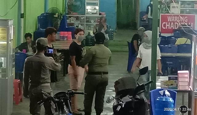 Pemko Sosialisasikan Ajakan Tetap Di Rumah dan Pakai Masker Di Medan Denai Pemko Sosialisasikan Ajakan Tetap Di Rumah dan Pakai Masker Di Medan Denai