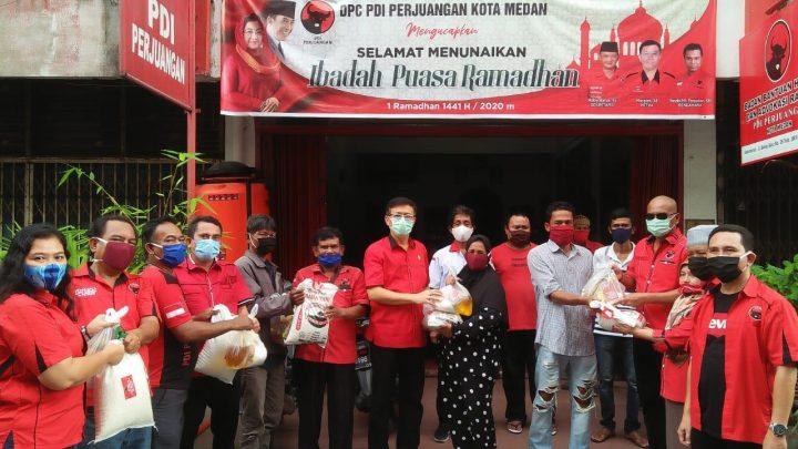 Bagikan 900 Paket Sembako, Hasyim Minta Pemko Data  Warga Miskin Menyeluruh