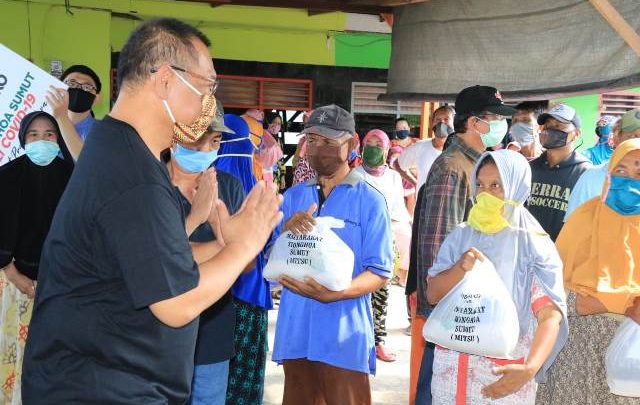 Akhyar Bersama MITSU Bagikan 200 Paket Sembako Di Medan Labuhan