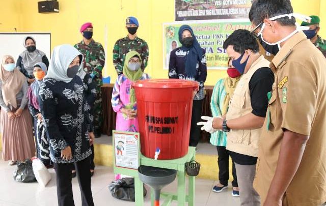 Istri Plt. Walikota Medan Berikan Bantuan Ke Bilal Mayit