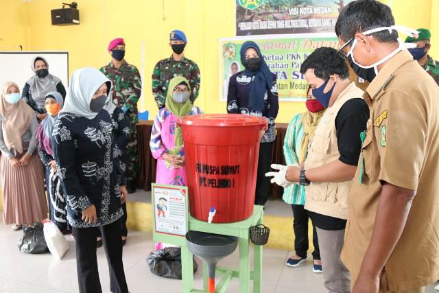 Istri Plt. Walikota Medan Berikan Bantuan Ke Bilal Mayit Istri Plt. Walikota Medan Berikan Bantuan Ke Bilal Mayit