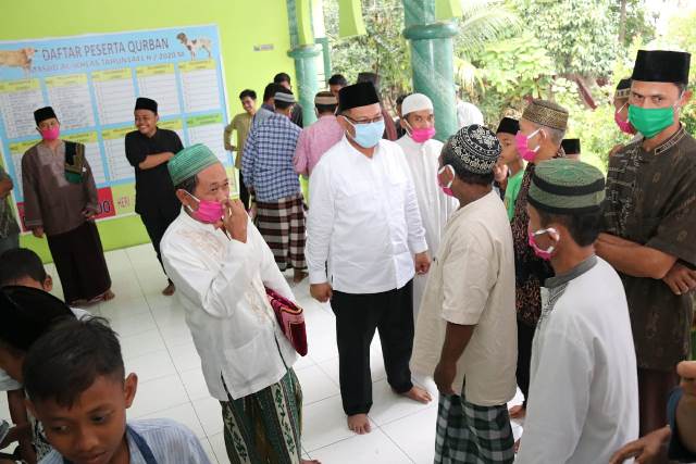 Akhyar Bagikan Masker Di Masjid Al Ikhlas Medan Deli Akhyar Bagikan Masker Di Masjid Al Ikhlas Medan Deli