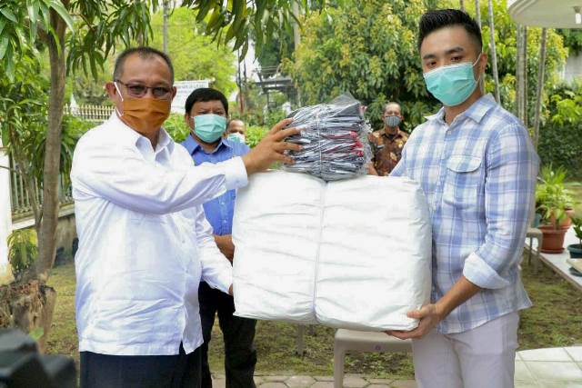 Pemko Medan Terima Bantuan Dari Nanyang Zhi Hui Atasi Dampak Sosial Covid-19 Pemko Medan Terima Bantuan Dari Nanyang Zhi Hui Atasi Dampak Sosial Covid-19