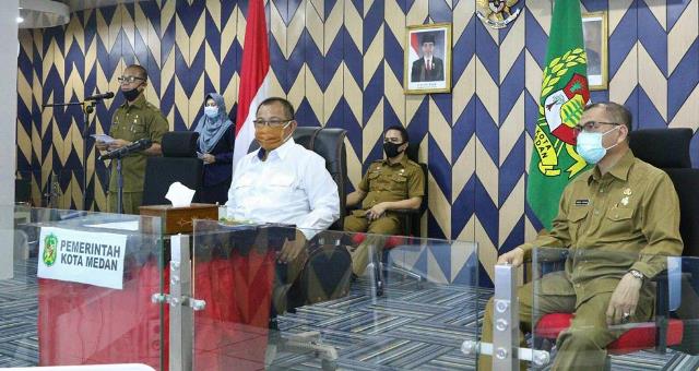 Buka Pasar Murah, Akhyar Ingatkan Warga Tetap Perhatikan Protokoler Kesehatan Saat Berbelanja