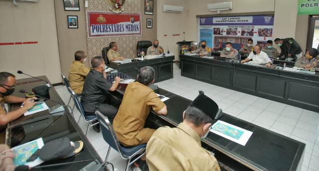 Plt. Walikota Medan Minta Masukan Kapolrestabes Soal Ranperwal Karantina Penanganan Covid-19 Plt. Walikota Medan Minta Masukan Kapolrestabes Soal Ranperwal Karantina Penanganan Covid-19