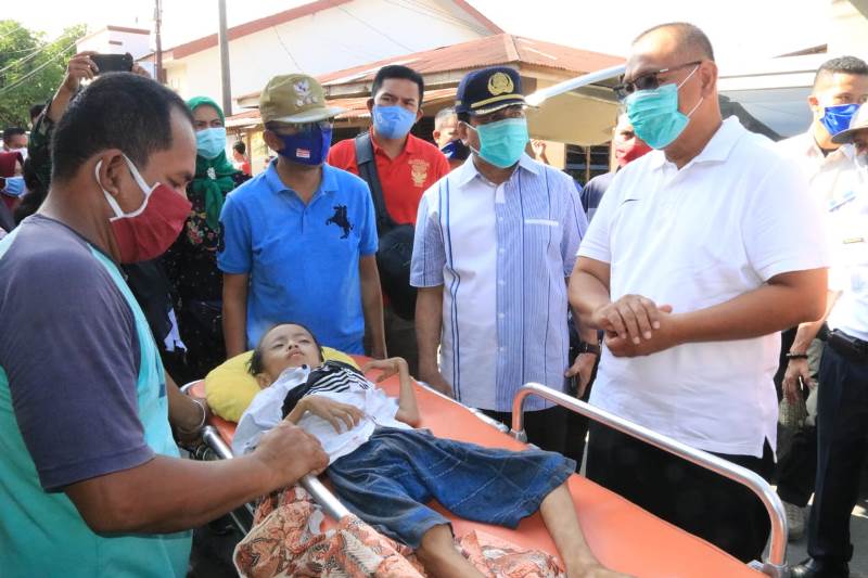 Akhyar Kunjungi Anak Kurang Gizi