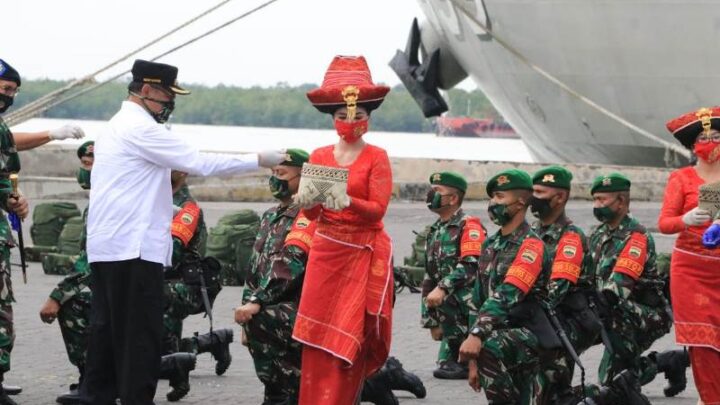 Akhyar Hadiri Pemberangkatan Satgas Yonif 125/Simbisa Jaga Perbatasan RI-PNG