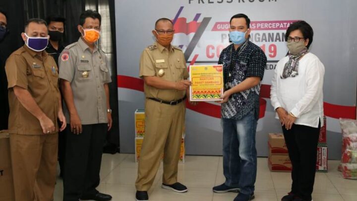 Pemko Medan Terima Bantuan Sembako Dari Indosat Ooredo dan PT Wilmar Group