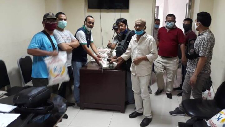 Sejumlah Anggota Dewan Salurkan  Bantuan Ke Wartawan DPRD Medan