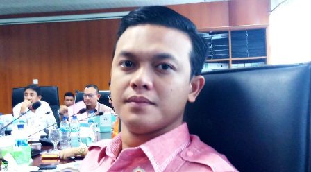 Anggota Dewan Tuding Camat Lindungi Oknum Kepling Pungli Anggota Dewan Tuding Camat Lindungi Oknum Kepling Pungli