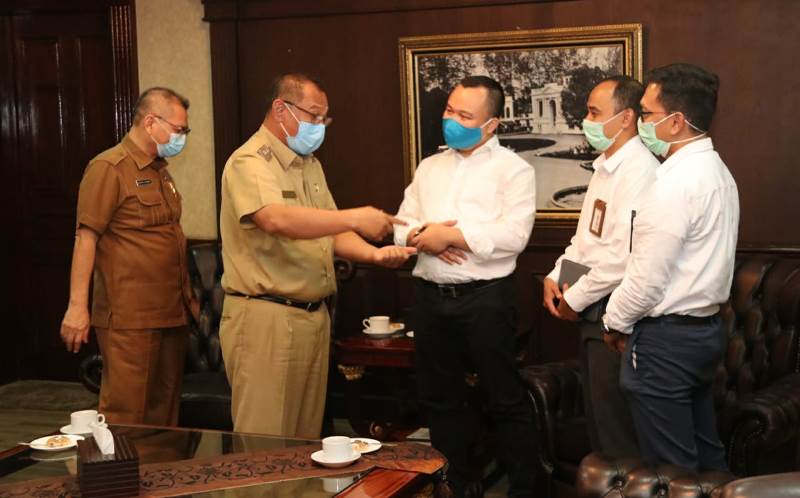 Akhyar Minta PLN Bantu Ringankan Beban Masyarakat Akhyar Minta PLN Bantu Ringankan Beban Masyarakat