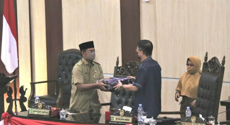 Pemko Medan Siap Tindaklanjuti Pandangan Umum Fraksi Di DPRD Medan Pemko Medan Siap Tindaklanjuti Pandangan Umum Fraksi Di DPRD Medan