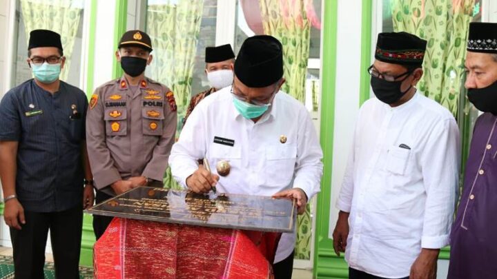 Resmikan Masjis Al Ihsan, Akhyar Ajak Jamaah Putus Penyebaran Covid-19