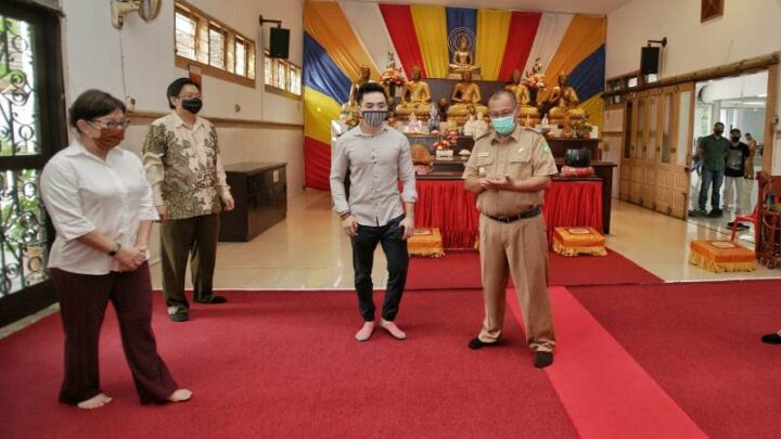 Akhyar Tinjau Penerapan Protokol Kesehatan Di Vihara Borobudur