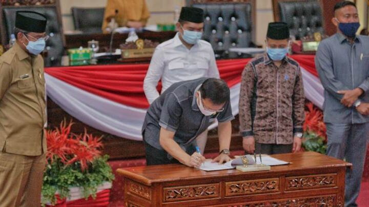 DPRD-Sekda Medan Tandatangani KUA-PPAS P-APBD 2020
