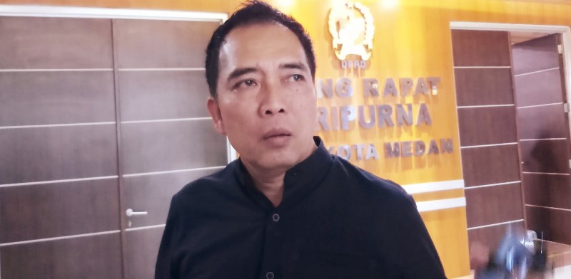 Hendra DS Pertanyakan Data TKA Karena Medan Tarik Retribusi Hingga Rp. 2,4 Miliar Hendra DS Pertanyakan Data TKA Karena Medan Tarik Retribusi Hingga Rp. 2,4 Miliar