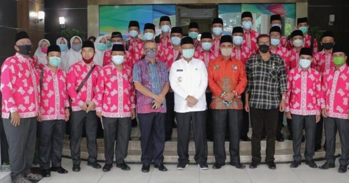 Akhyar Lepas Kafilah Medan Ikuti MTQ Ke-37 Tingkat Provinsi Sumut 2020