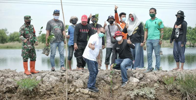 Akhyar Tanam 800 Batang Mangrove Di Kelurahan Sei Mati Akhyar Tanam 800 Batang Mangrove Di Kelurahan Sei Mati
