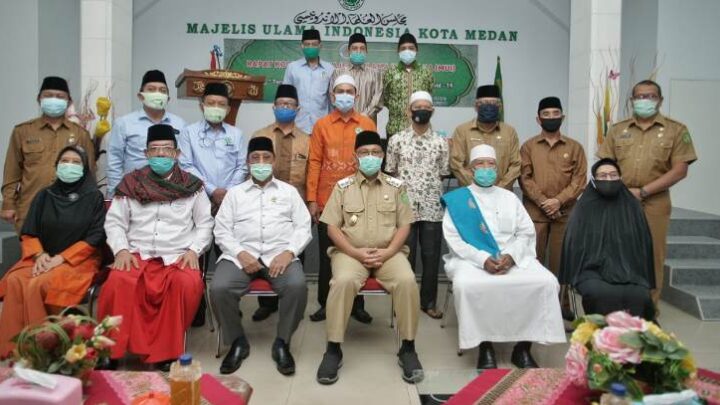 Akhyar Ajak MUI Kota Medan Jadi Suri Tauladan Cegah Covid-19