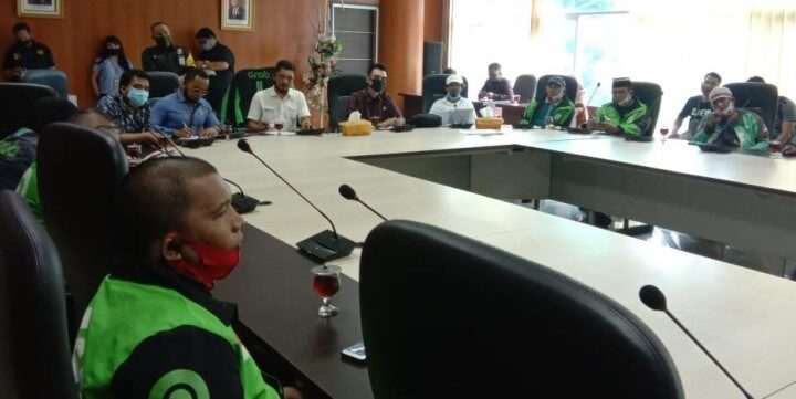 Merasa Ditindas, Ratusan Driver Ojol Ngadu Ke DPRD Medan