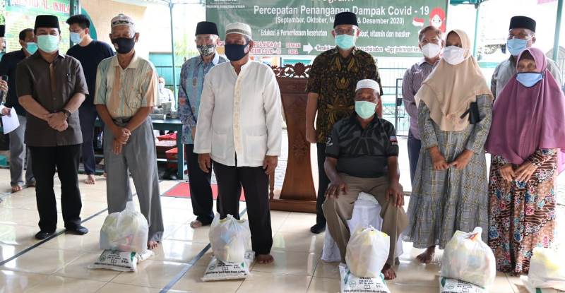 Akhyar Harap Penyaluran Sembako Dan Pemeriksaan Kesehatan Gratis Terus Dilakukan Akhyar Harap Penyaluran Sembako Dan Pemeriksaan Kesehatan Gratis Terus Dilakukan