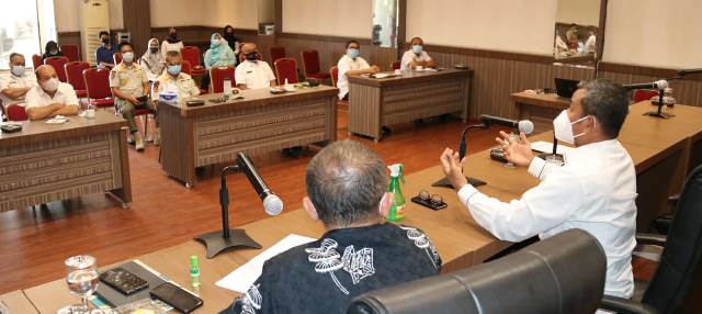 Sekda Minta OPD Terkait Terus Pantau Para Pelaku Usaha Dalam Penerapan Protokol Kesehatan