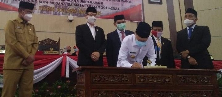 DPRD dan Pemko Medan Sahkan APBD TA 2021 Rp. 5,153 Triliun