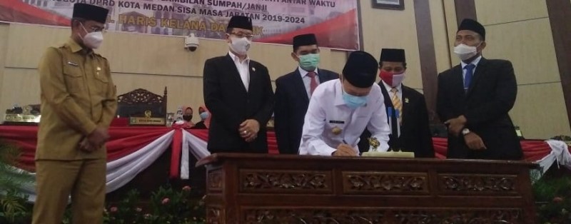 DPRD dan Pemko Medan Sahkan APBD TA 2021 Rp. 5,153 Triliun DPRD dan Pemko Medan Sahkan APBD TA 2021 Rp. 5,153 Triliun
