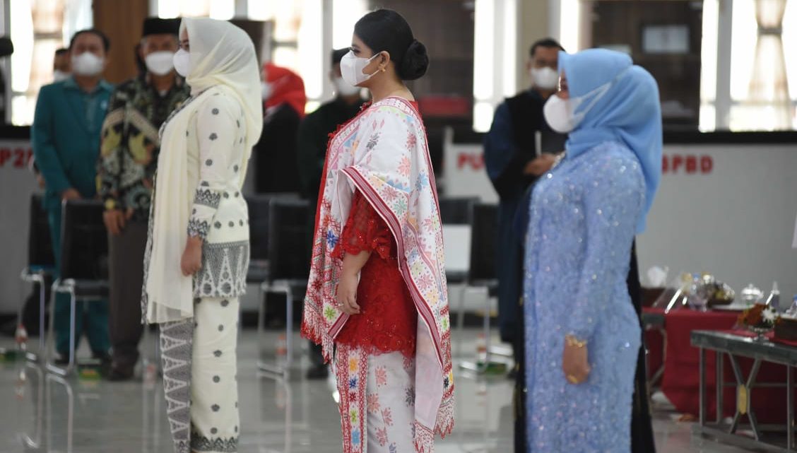Kahiyang Ayu Dilantik jadi Ketua TP PKK dan Ketua Dekranasda Kota Medan Kahiyang Ayu Dilantik jadi Ketua TP PKK dan Ketua Dekranasda Kota Medan