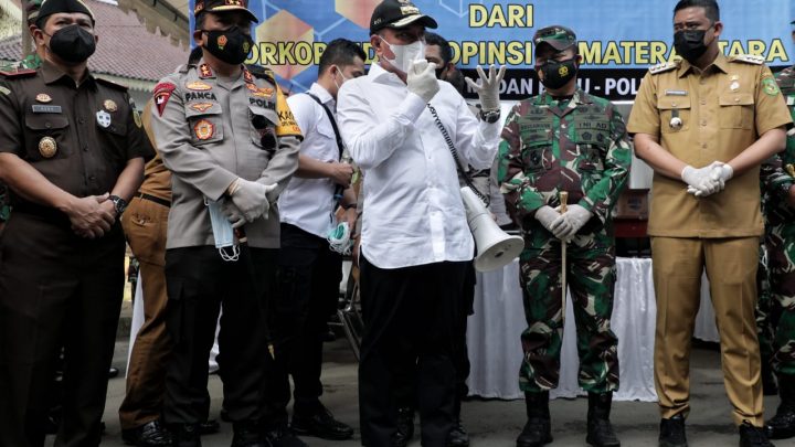 Tekan Penyebaran Covid-19, Wali Kota Medan bersama Gubernur Bagikan Ribuan Masker dan Hand Sanitizer