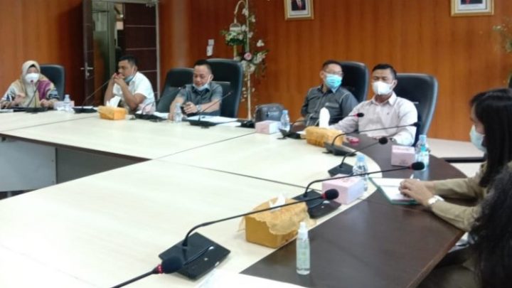 Status Tak Jelas, Karyawan PT. Laut United Gabion Belawan Ngadu Ke DPRD Medan