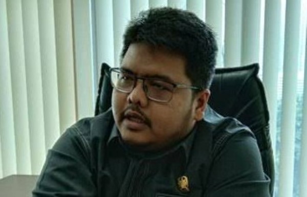 Tengku Rendy Usulkan Pemko Medan Tarik Pajak Tiang Listrik