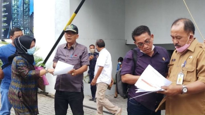 Disoal Warga, Komisi IV Tinjau Bangunan Mansyur Residence