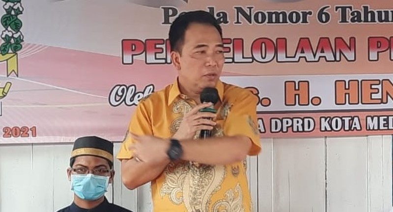 Hendra DS Minta Disdik Berperan Sukseskan Vaksinasi Bagi Pelajar Hendra DS Minta Disdik Berperan Sukseskan Vaksinasi Bagi Pelajar
