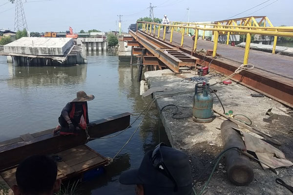 Proyek Jembatan Titi Dua Sicanang Tak Dilelang Proyek Jembatan Titi Dua Sicanang Tak Dilelang